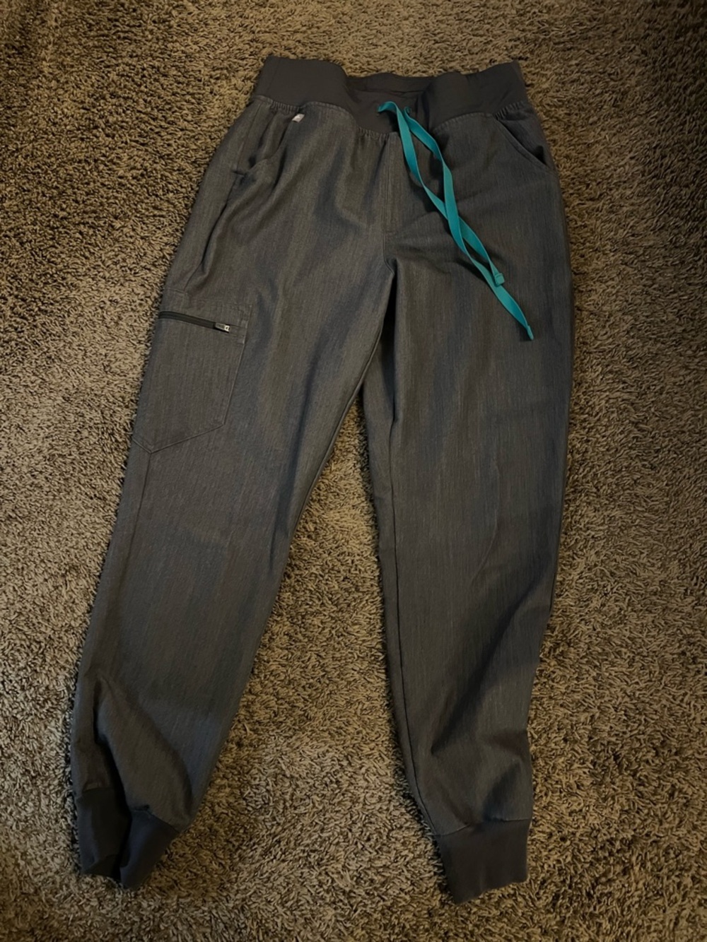 Figs Women's Graphite Zamora High Waisted Petite Scrub Pants